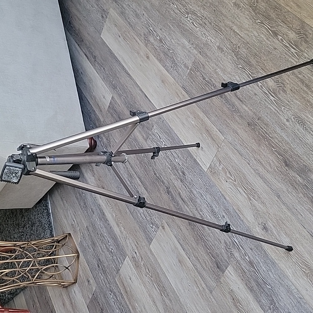 Tri pod - Picture 3 of 6